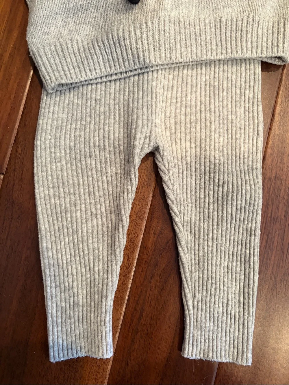 GAP Pink Cable Knit Set & Gray Bow Accent Knit Set size 12-18 mo EUC